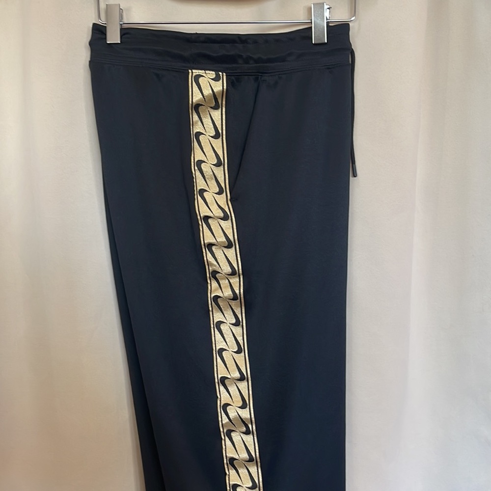 Nike Vintage Jogger Pants Black & Gold Nike Logo front Sides.  Mint Condition